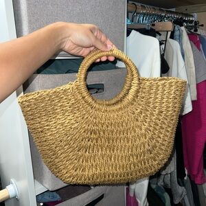 Woven straw bag